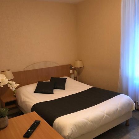 Le Lobreont Hotel Surzur Buitenkant foto